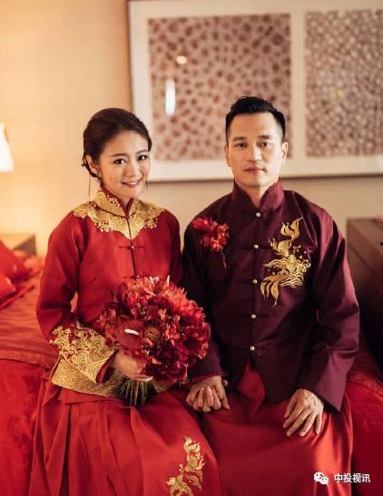 后妈吃瓜给女儿吃